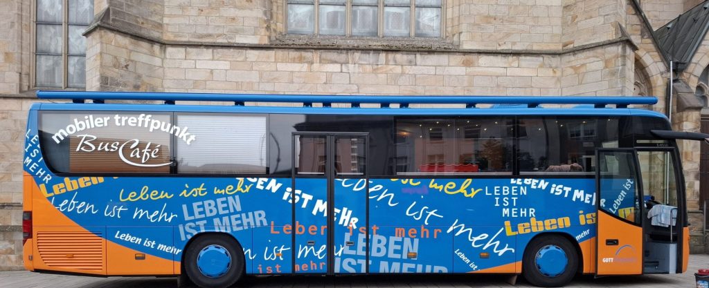 bus cafe - mobiler treffpunkt - leben ist mehr